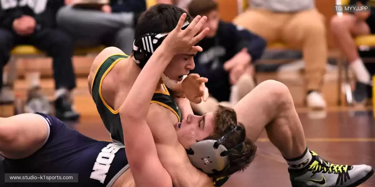 周边好物，粉丝专属！👕🎁 从球衣到纪念章，把热爱穿在身上！